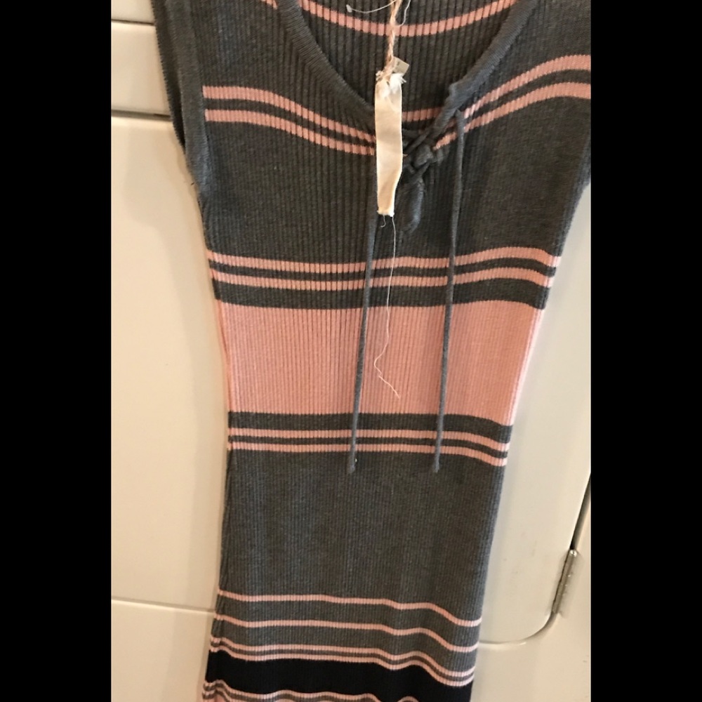Dress sleeveless
